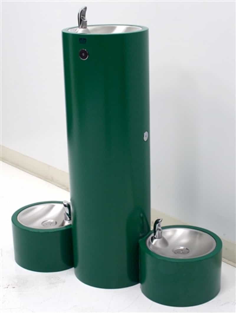 Pedestal Fountain W/Two Pet Bowls